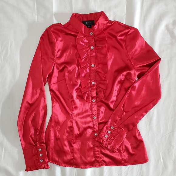 B. Wear Red Blouse - Picture 5 of 5